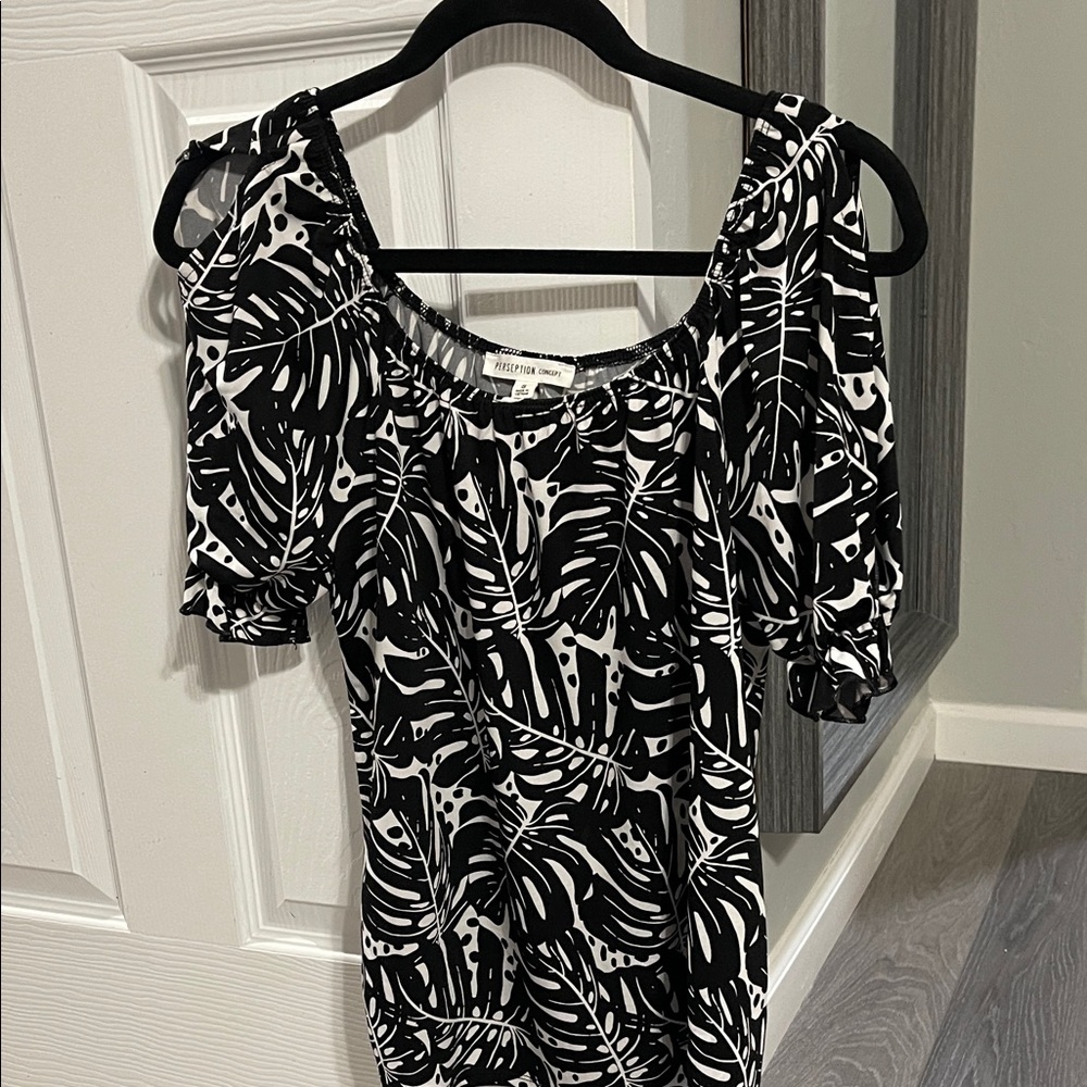 PerSeption Concept Black and White Leaf Print Blouse